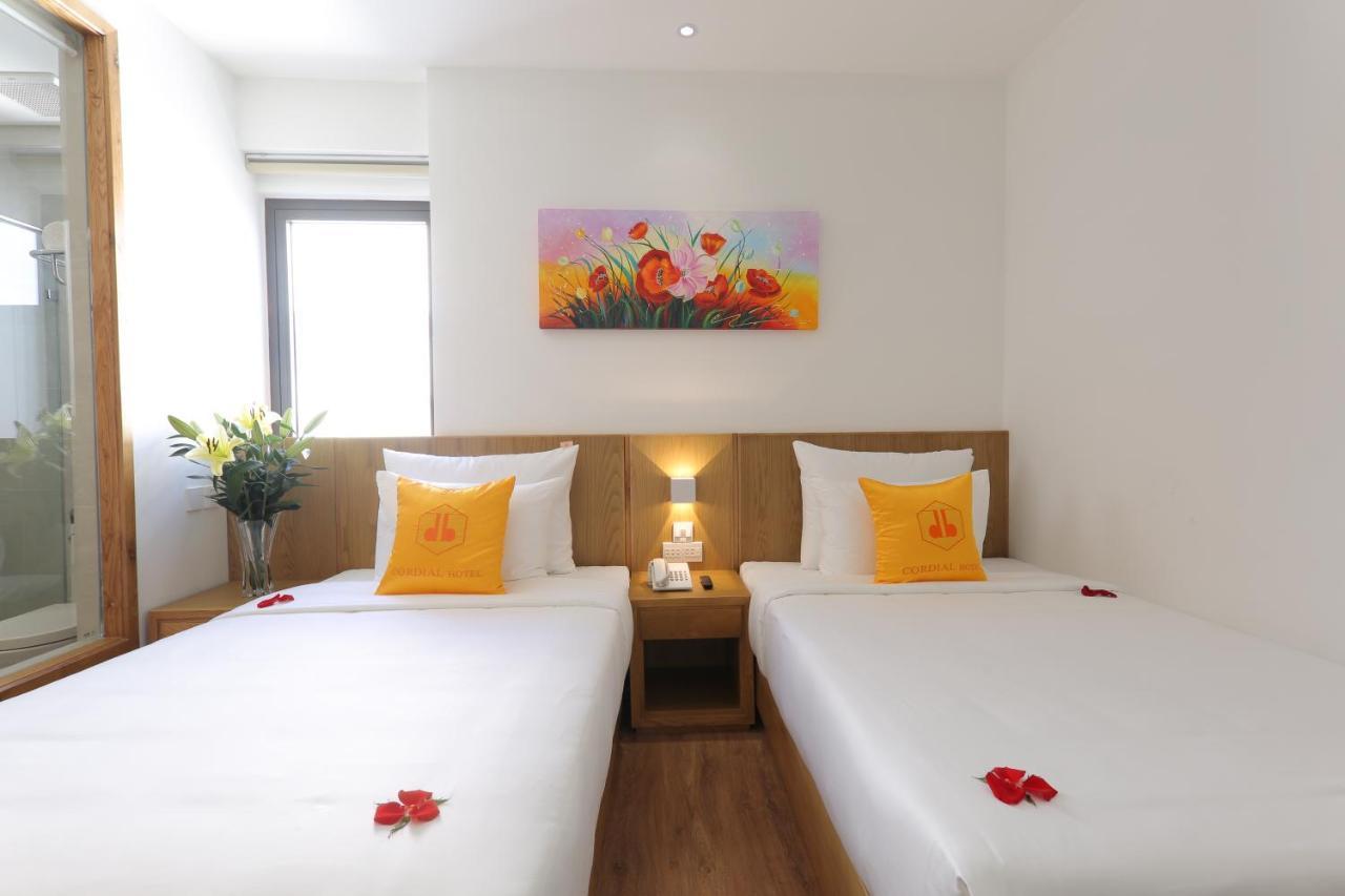 Cordial Beach Hotel Da Nang Exteriör bild