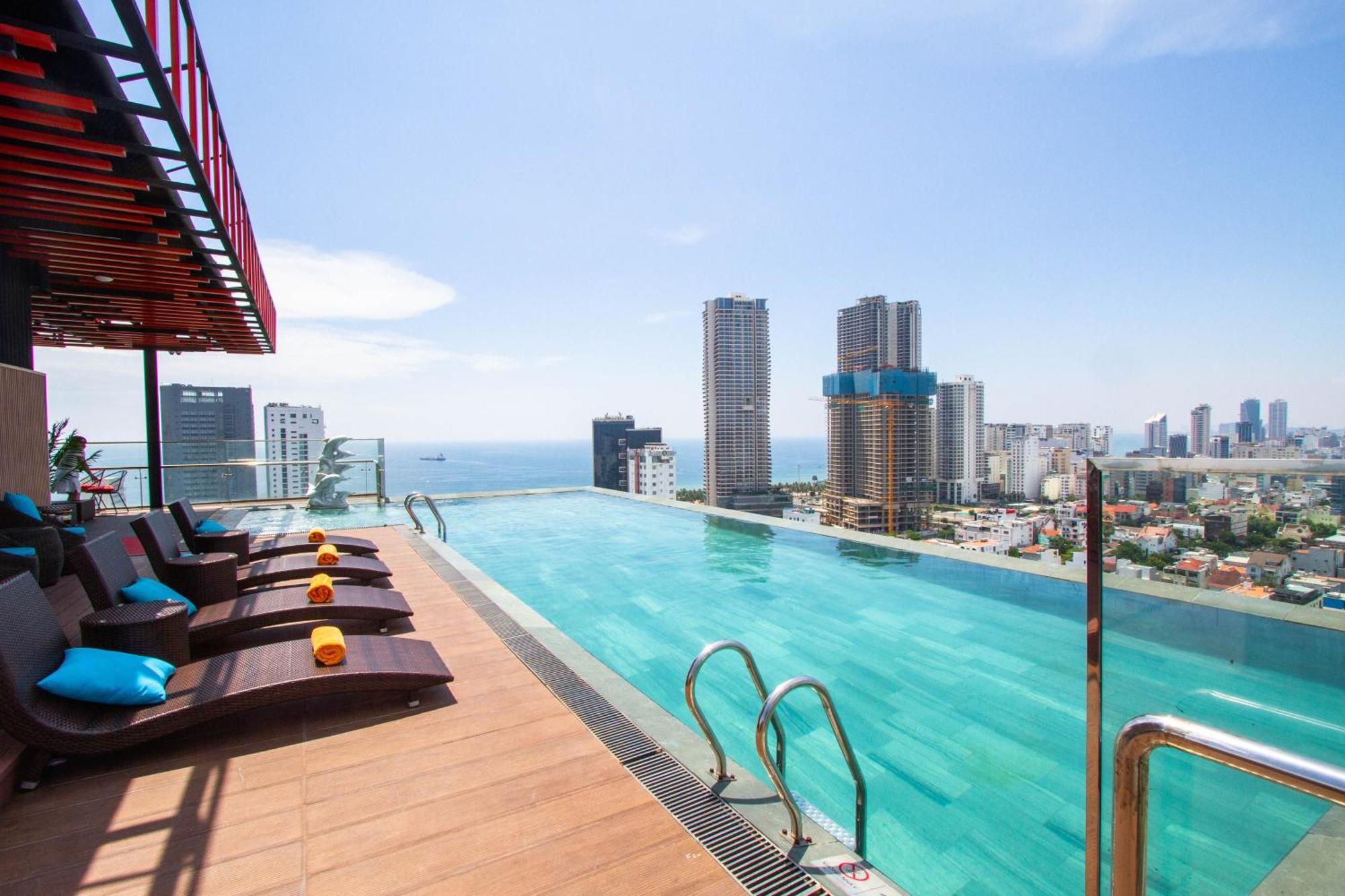 Cordial Beach Hotel Da Nang Exteriör bild